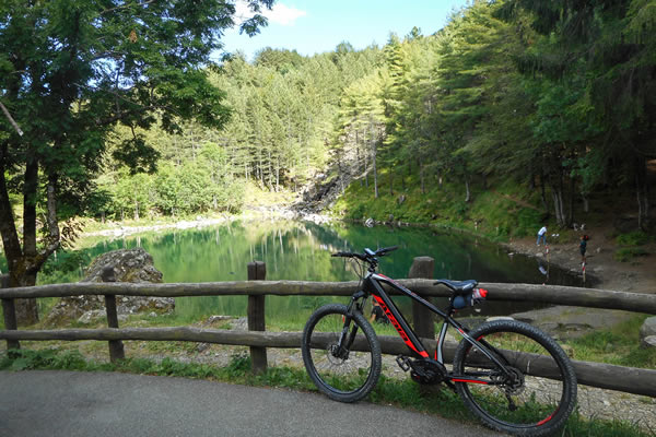 LLa foresta del Lago delle Lame offre itinerari escursionistici e mountainbike